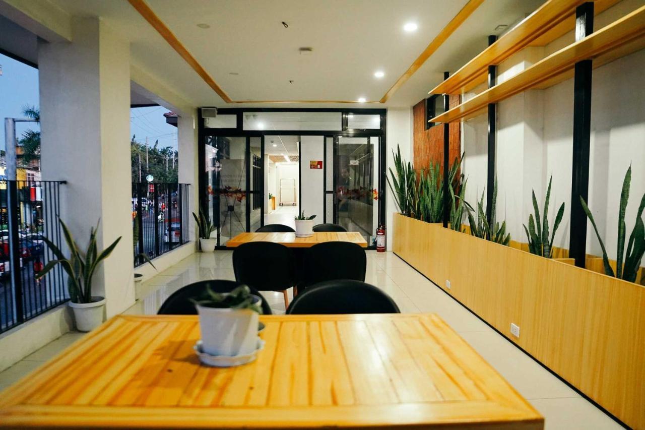 Travelbee Airport Inn Lapu-Lapu City Kültér fotó